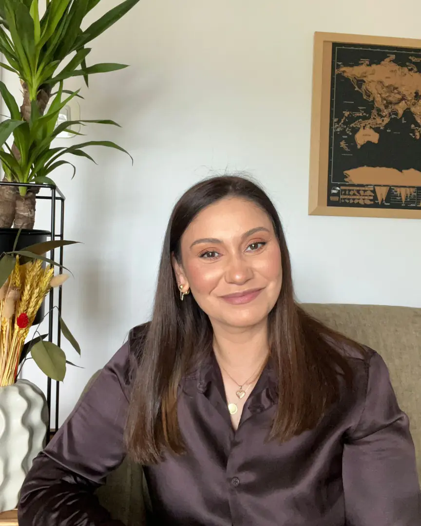 Roxana Ichim - Dedicated Mentor Roxana Ichim - Dedicated Mentor